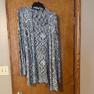 Women's Black and White Knit Sweater